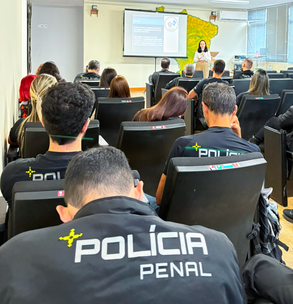 Palestra sobre equilíbrio emocional e disciplina fortalece formação humana na Polícia Penal do DF